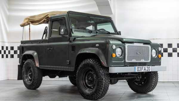 Startech йде в ретро разом з Land Rover Defender