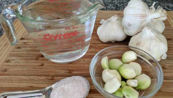 Рецепт часнику, маринованого цілими головками