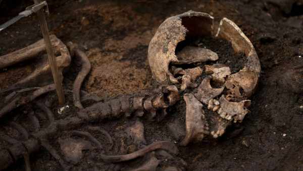 У Болгарії знайдено два скелети вампірів