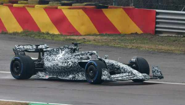 Проходження кола безпілотним болідом Roborace зняли з кабіни