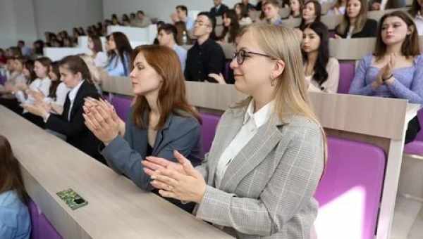 «Аліса більше години не виходила з аудиторії»: мати Теплякової про скандали в МДУ