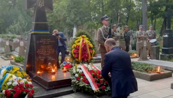 «Він на колінах дав матері клятву»: Валя Карнавал про алкоголізм і смерть батька