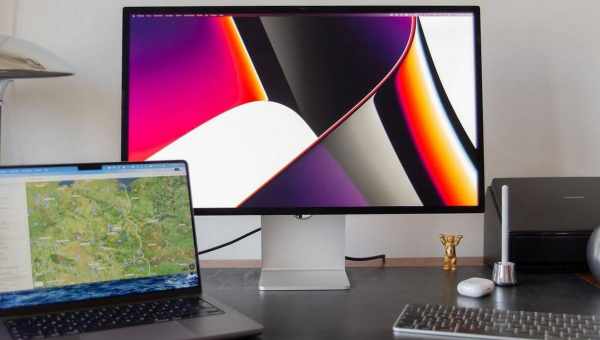 У новому Apple Studio Display виявили 64 ГБ вбудованої пам'яті, для чого вона потрібна монітору