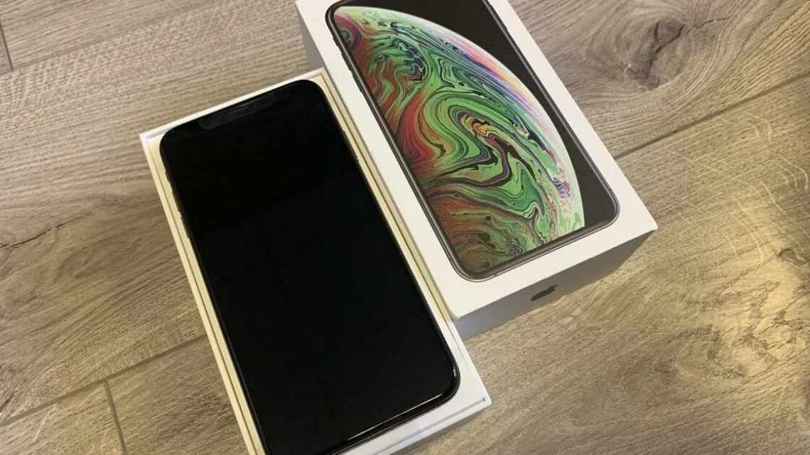 В якому кольорі купити iPhone XS/XS Max: «сірий космос», сріблястий чи золотий?