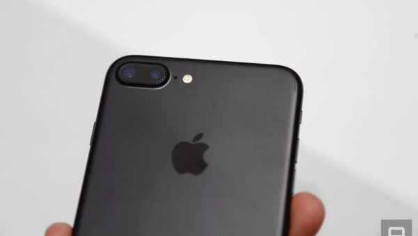 Apple представила iPhone 7