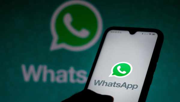 Як зберігати статуси WhatsApp на iPhone [джейлбрейк твік]