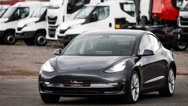 Перша серійна Tesla Model 3 зійде з конвеєра до кінця тижня