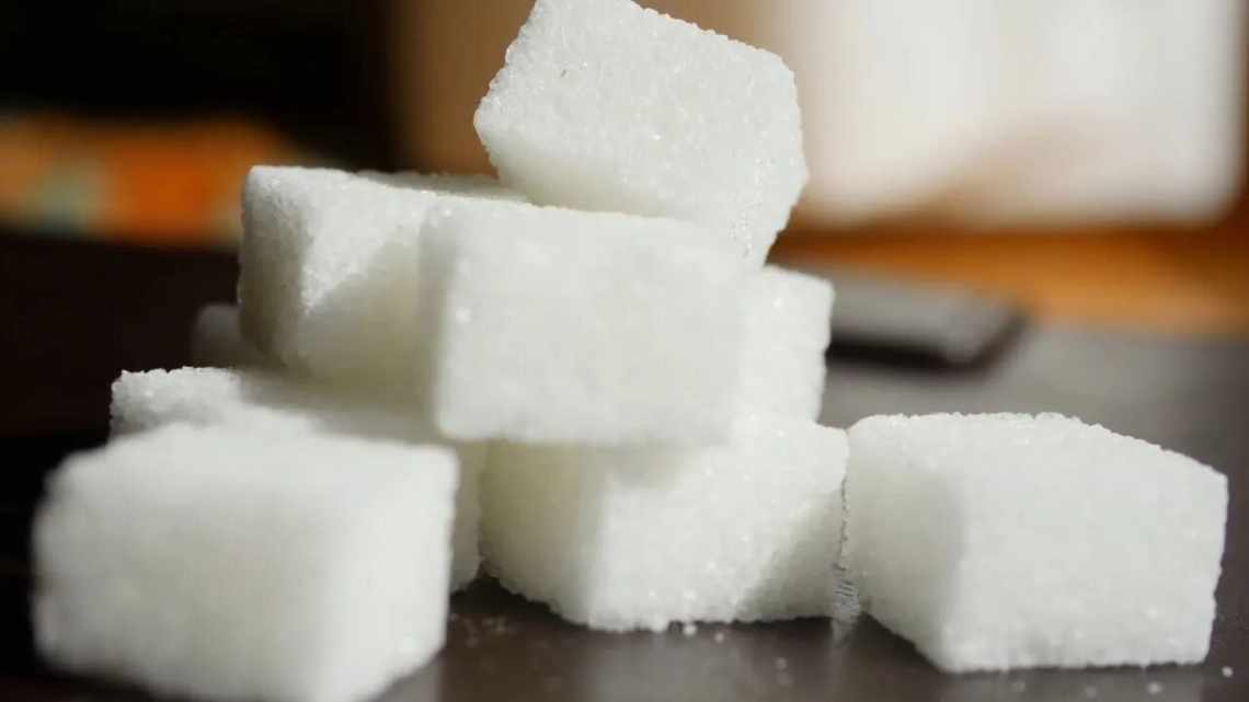 Французький виробник цукру закриває два цукрові заводи